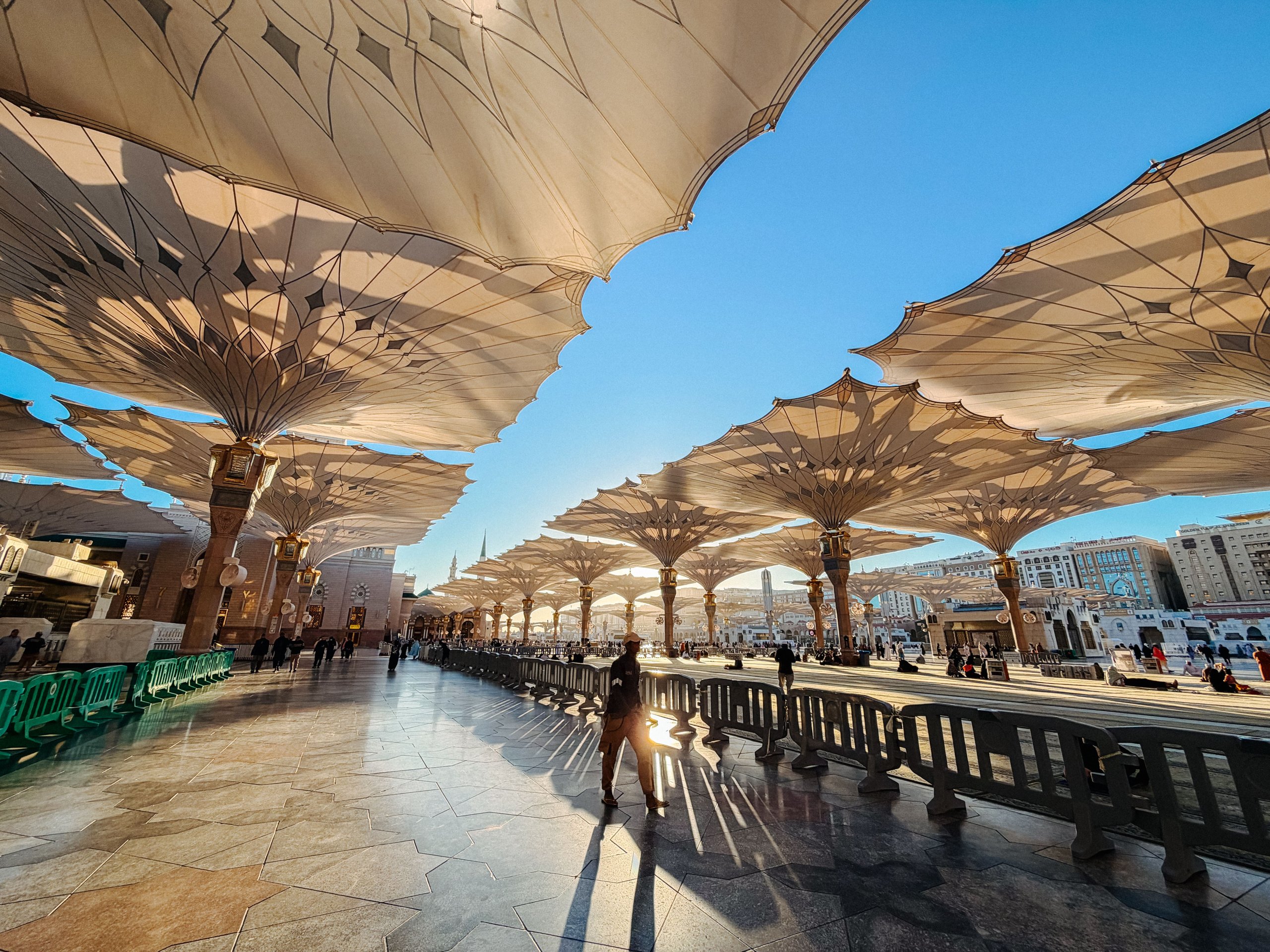 Suasana Keberkahan Tanah Suci Makkah dan Madinah